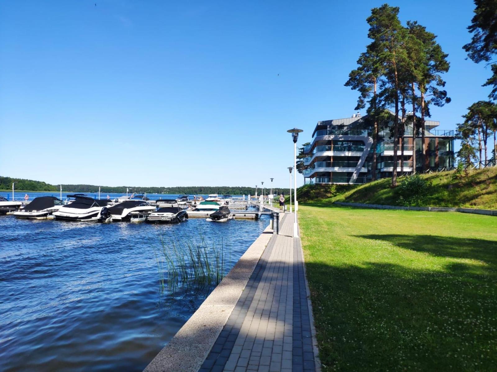 Apartament Bryza Augustow Z Widokiem Na Jezioro Necko Bagian luar foto