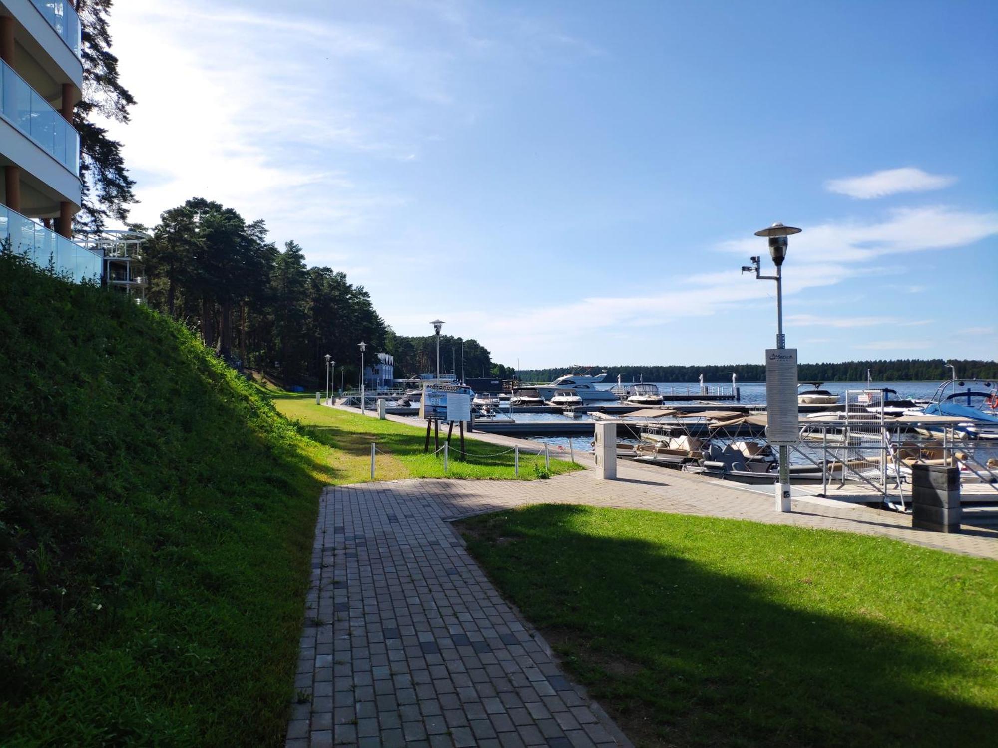 Apartament Bryza Augustow Z Widokiem Na Jezioro Necko Bagian luar foto